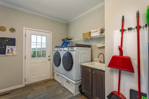 $995,000 | 4637 Ideal Valley Road, Spring City, TN 37381