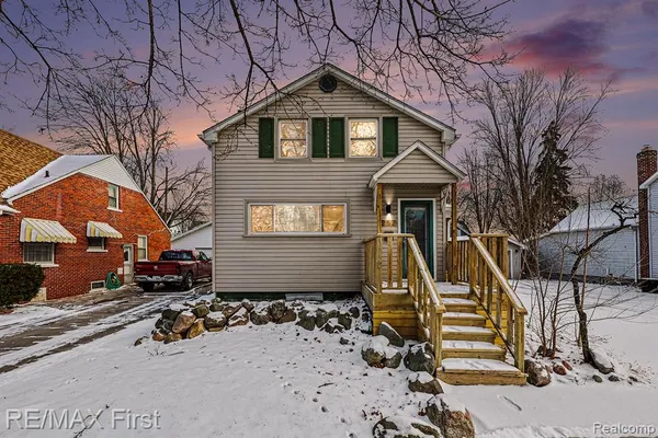 $1,750 | 252 North William Street, Marine City, MI 48039