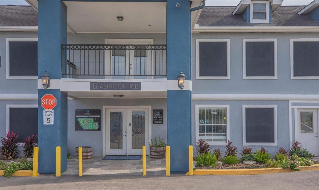 801 South Allen-Genoa Road, Unit 25 South Houston, TX 77587 - Photo 2 of 18 $199 1st Month Rent ( With Approved Credit)