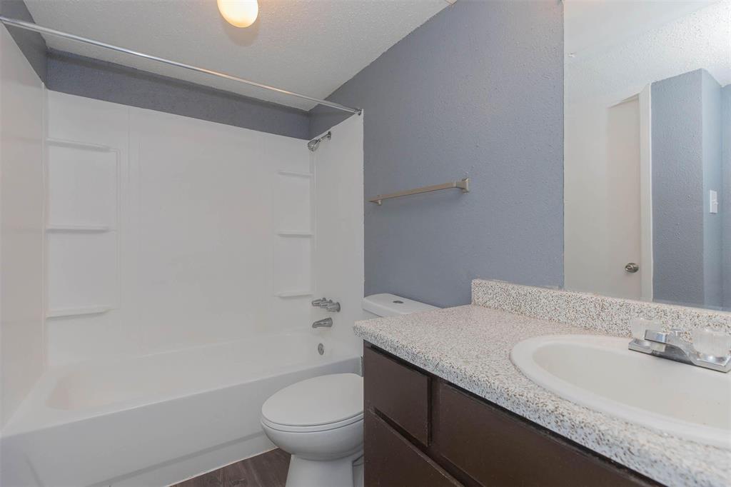 801 South Allen-Genoa Road, Unit 25 South Houston, TX 77587 - Photo 9 of 18 $199 1st Month Rent ( With Approved Credit)