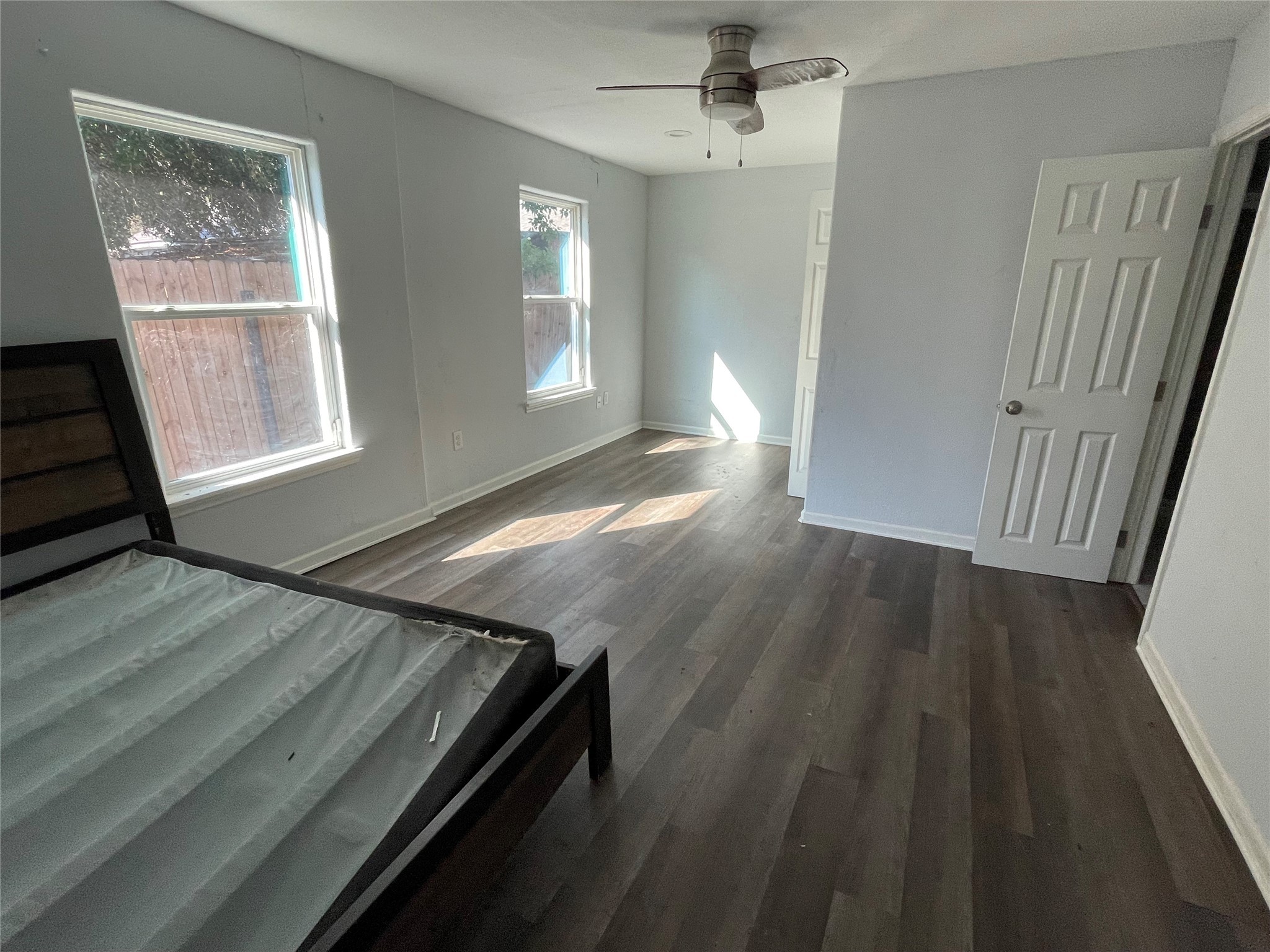 1607 Chapman Street Houston, TX 77009 - Photo 14 of 28 bedroom 2 with ensuite bath