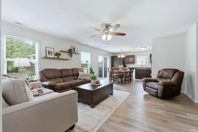 $247,500 | 11204 Wirra Wirra Hill, Roanoke, IN 46783