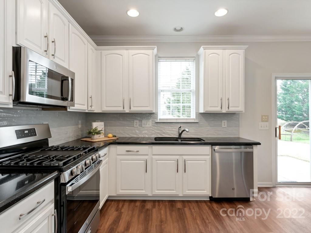 6509 Del Rio Road Charlotte, NC 28277 - Photo 10 of 35 Gallery Image 10