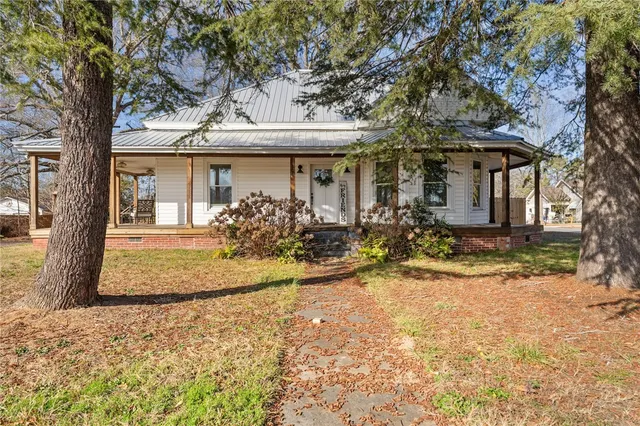 $289,000 | 301 Blue Ridge Avenue, Belton, SC 29627