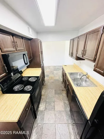 $115,000 | 200 Lodge Drive, Unit 405, Lafayette, LA 70506