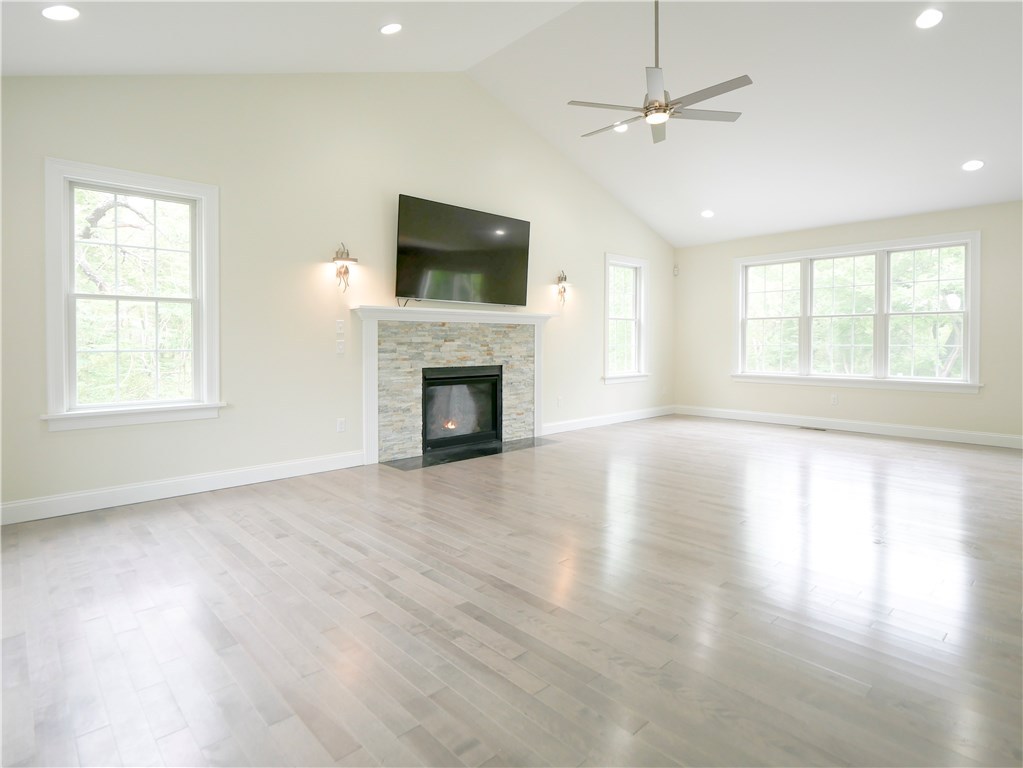 75 Cedar Rdg Trail Jamestown, RI 02835 - Photo 8 of 38 Gallery Image 8