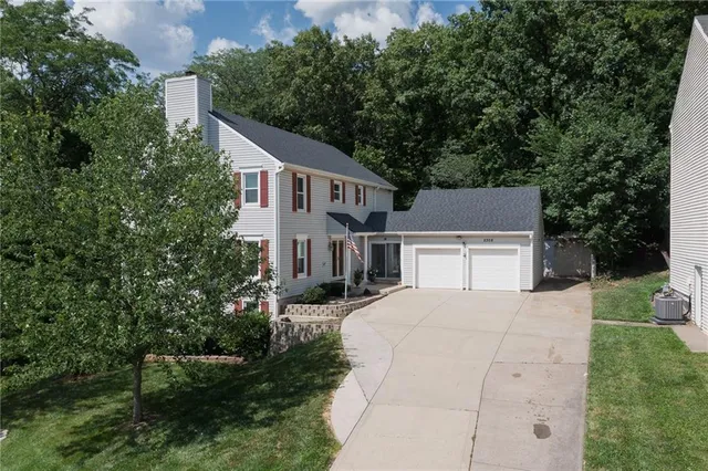 $374,900 | 2308 Hebbeln Drive, Leavenworth, KS 66048