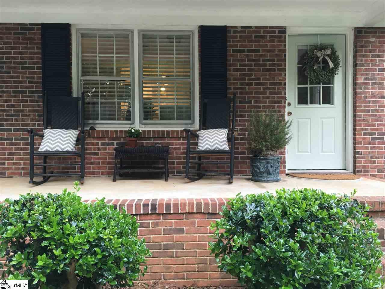11 Nottingham Road Greenville, SC 29607 - Photo 2 of 18