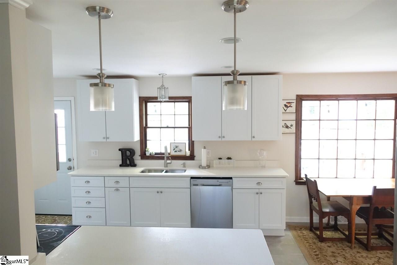 11 Nottingham Road Greenville, SC 29607 - Photo 4 of 18