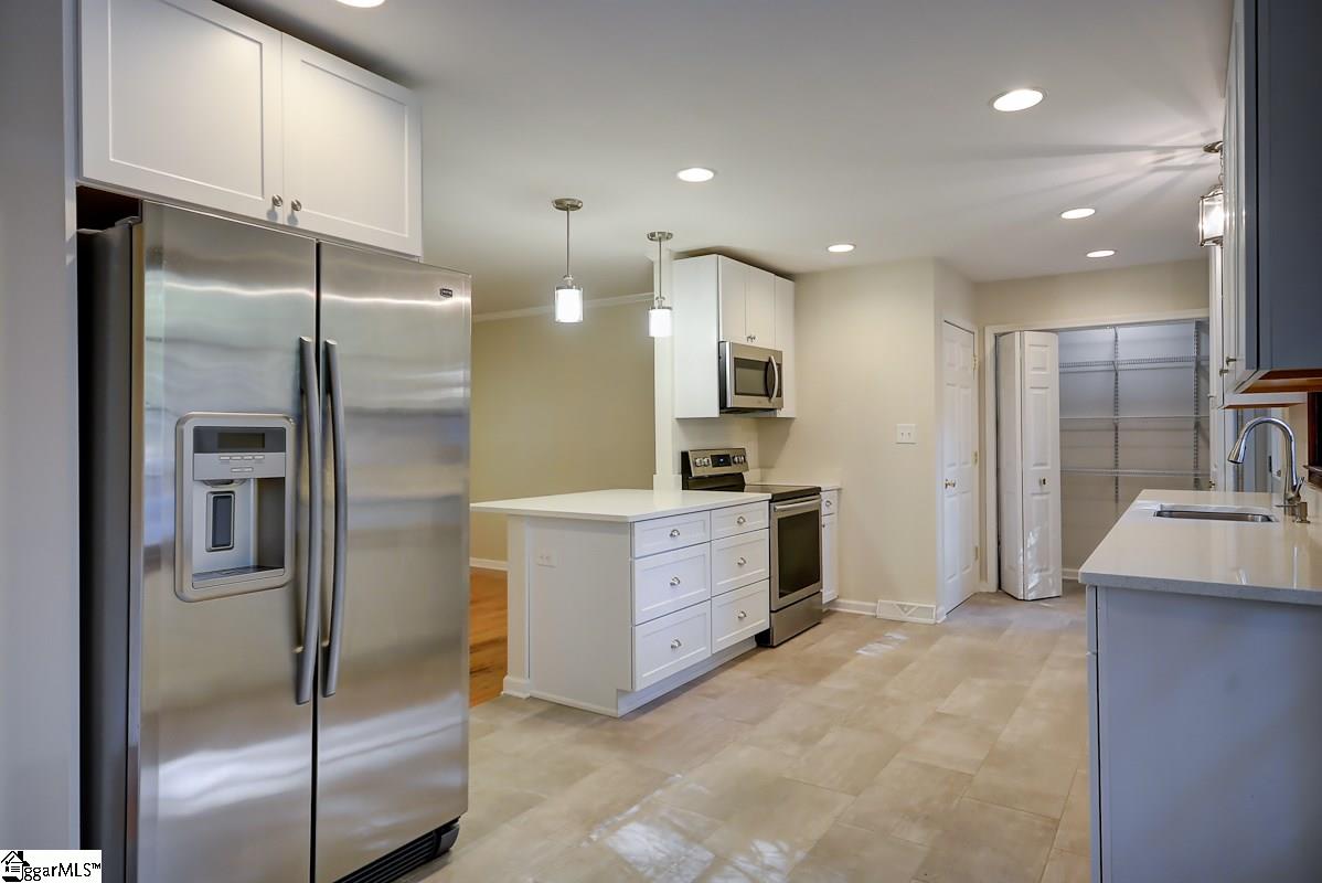 11 Nottingham Road Greenville, SC 29607 - Photo 7 of 18
