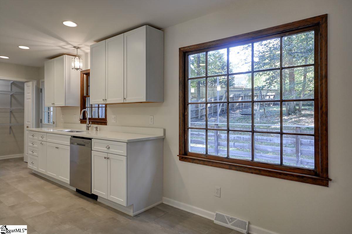 11 Nottingham Road Greenville, SC 29607 - Photo 8 of 18