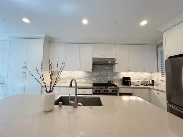 $7,000 | 60 Trotter, Irvine, CA 92602