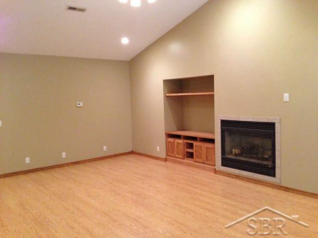 121 East Sugnet Road Midland, MI 48642 - Photo 7 of 19 20362646-6.JPG