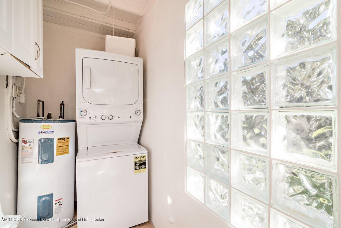 256 Alpine Road West Palm Beach, FL 33405 - Photo 13 of 26 a utility room with dryer and washer