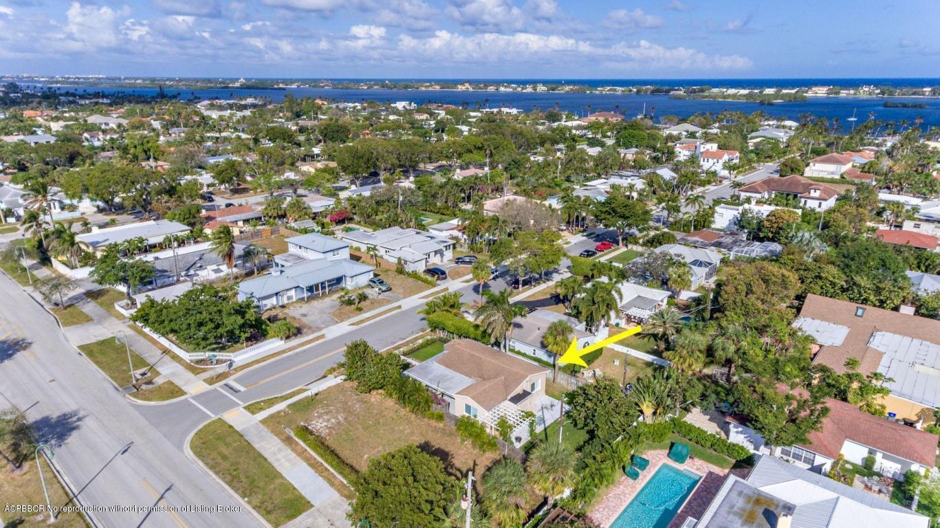 256 Alpine Road West Palm Beach, FL 33405 - Photo 25 of 26 an aerial view of residential houses with outdoor space and street view