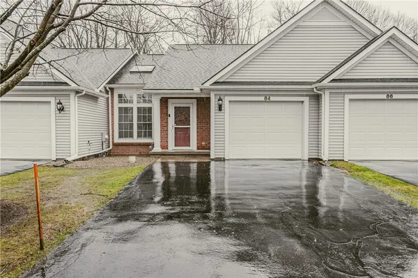 $234,900 | 84 Amberwood Place, Greece, NY 14626