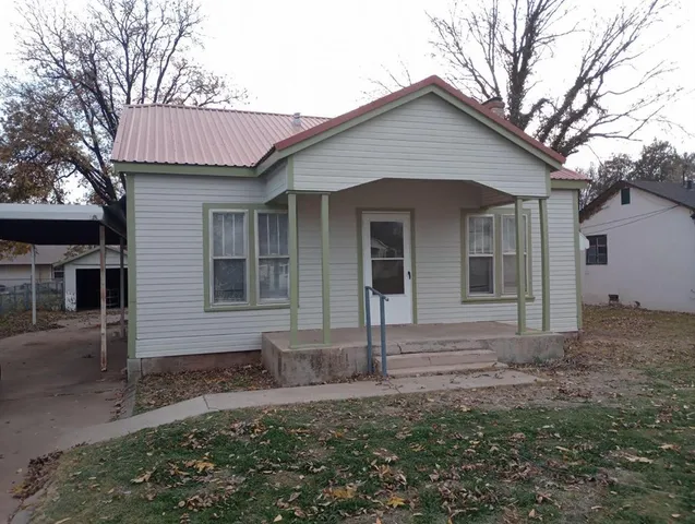 $55,000 | 406 Ave H Southeast, Childress, TX 79201