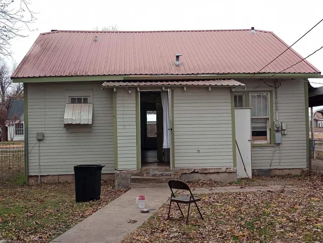 $55,000 | 406 Ave H Southeast, Childress, TX 79201