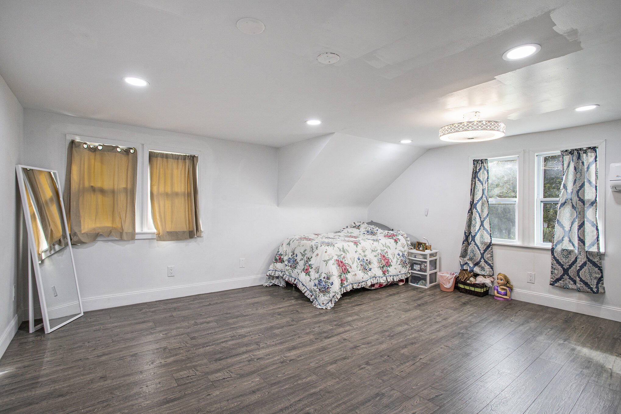 3010 Portage Road Niles, MI 49120 - Photo 22 of 39 2nd Bedroom Upper Level