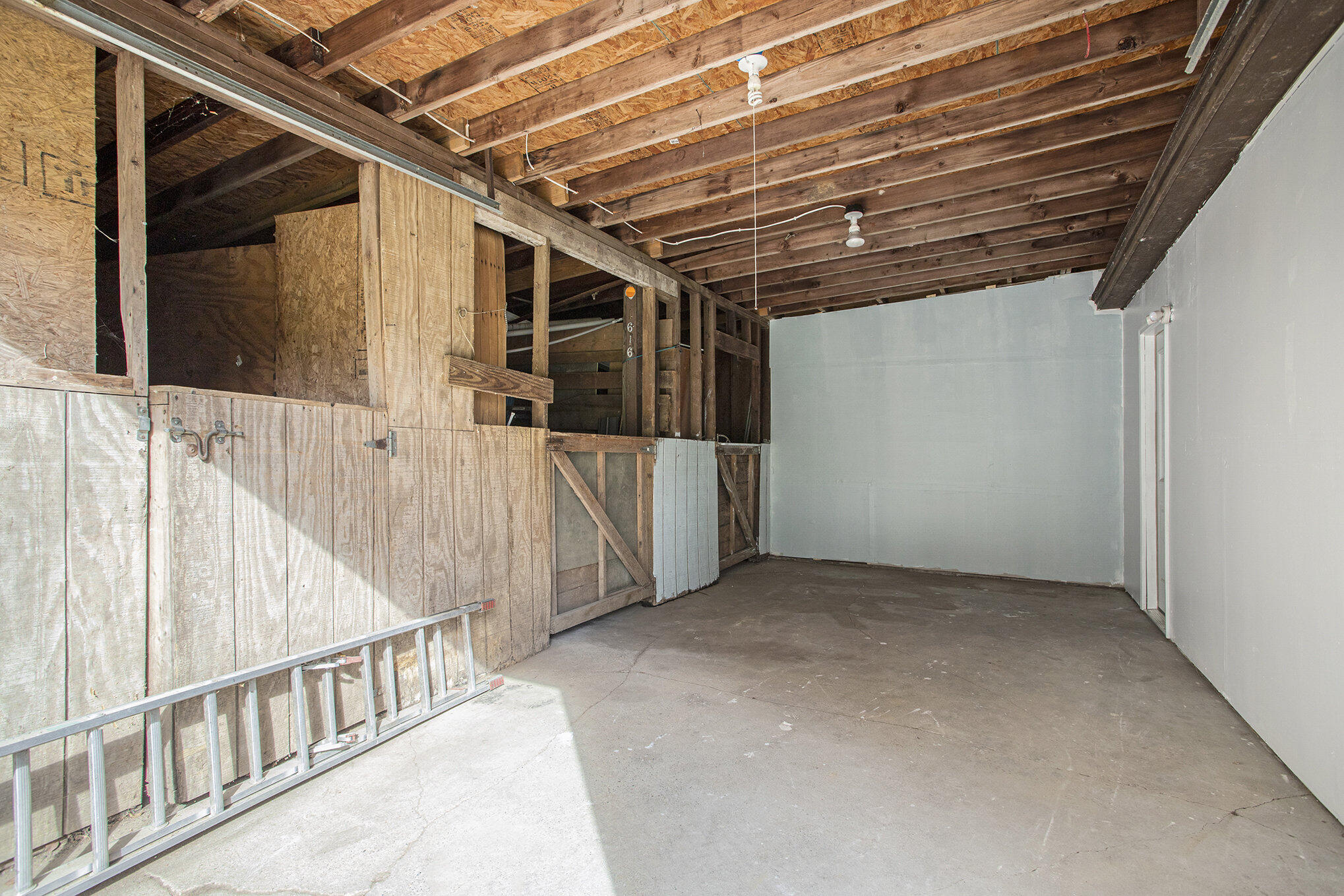 3010 Portage Road Niles, MI 49120 - Photo 25 of 39 Garage