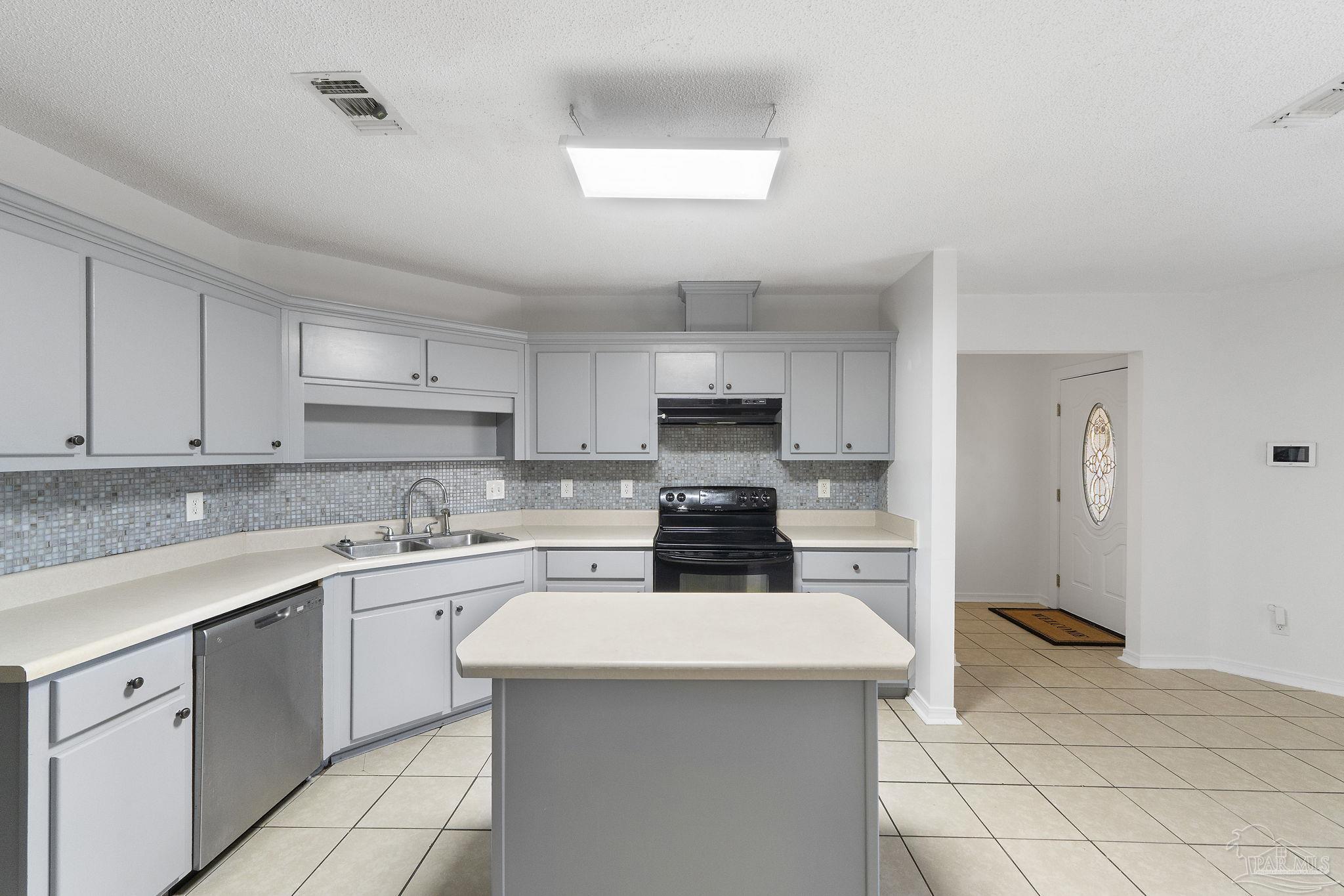 4642 Hamilton Bridge Road Milton, FL 32571 - Photo 3 of 49 Gallery Image 3