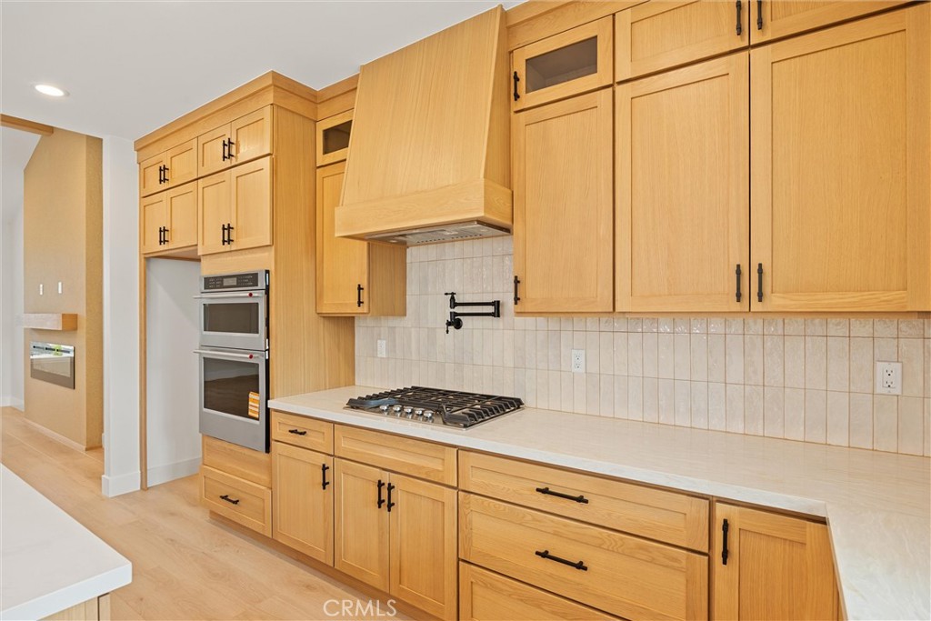 6006 Kibler Road Paradise, CA 95969 - Photo 17 of 43 a kitchen with stainless steel appliances granite countertop a refrigerator and a stove