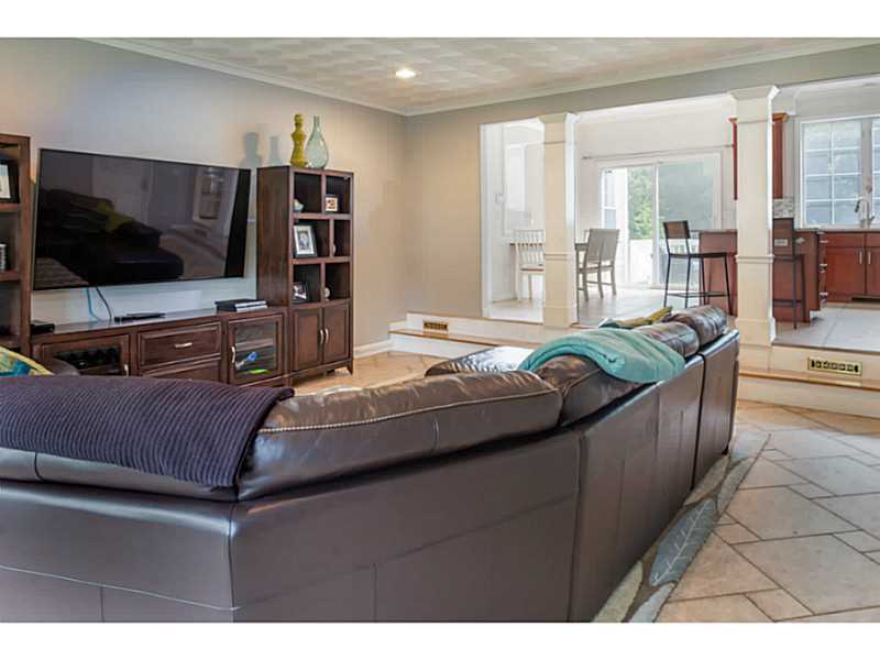 133 Castle Rocks Road Warwick, RI 02886 - Photo 7 of 25 Den/Family/Great Room.