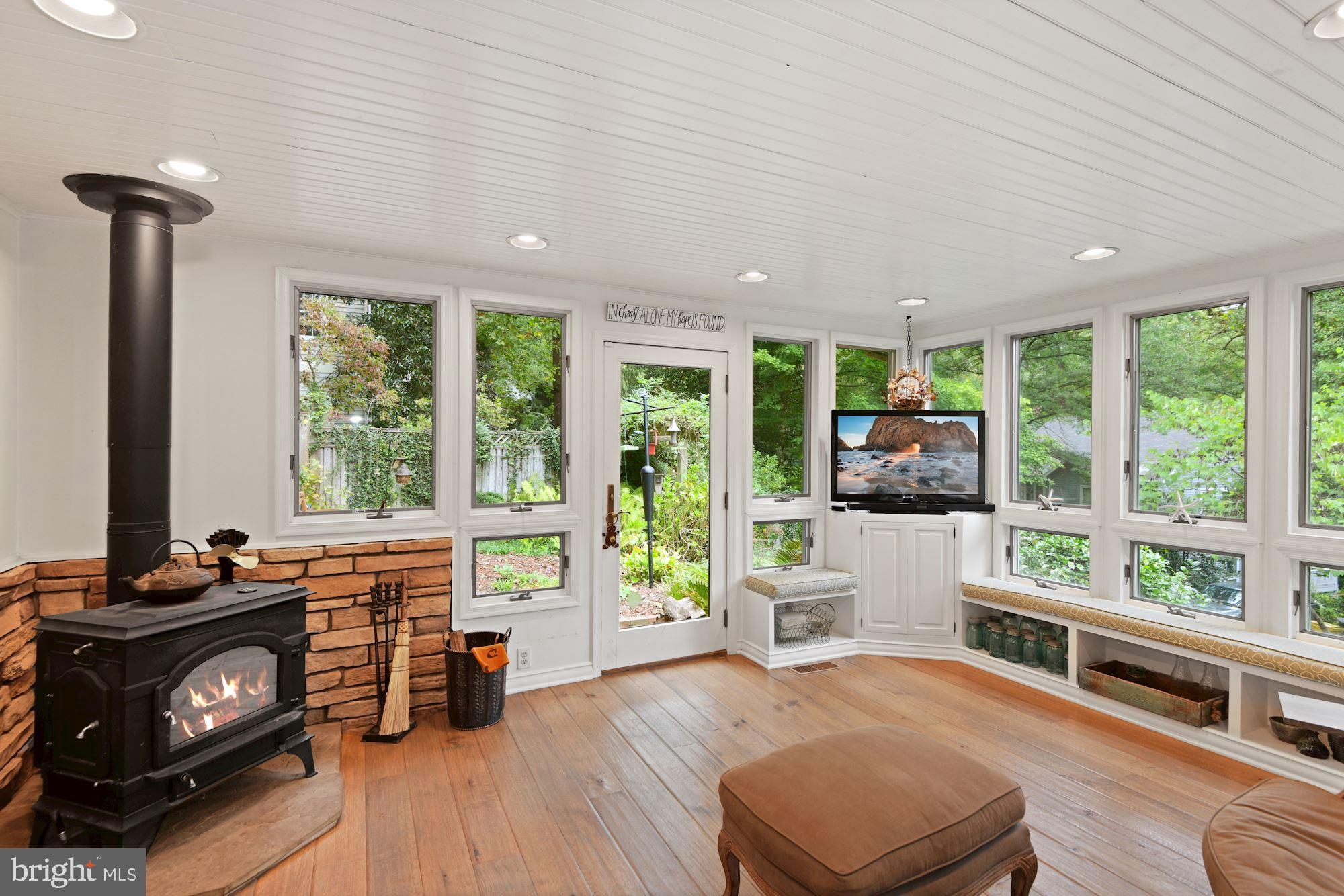 1710 Robinhood Road Annapolis, MD 21401 - Photo 11 of 54 Family Room with Tons of Light