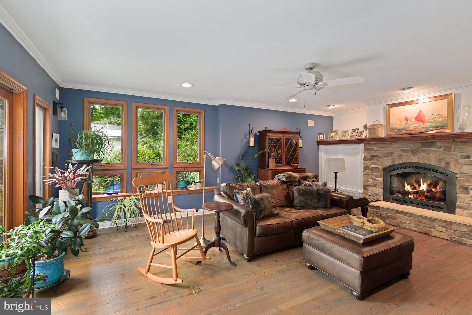 1710 Robinhood Road Annapolis, MD 21401 - Photo 13 of 54 Living Room
