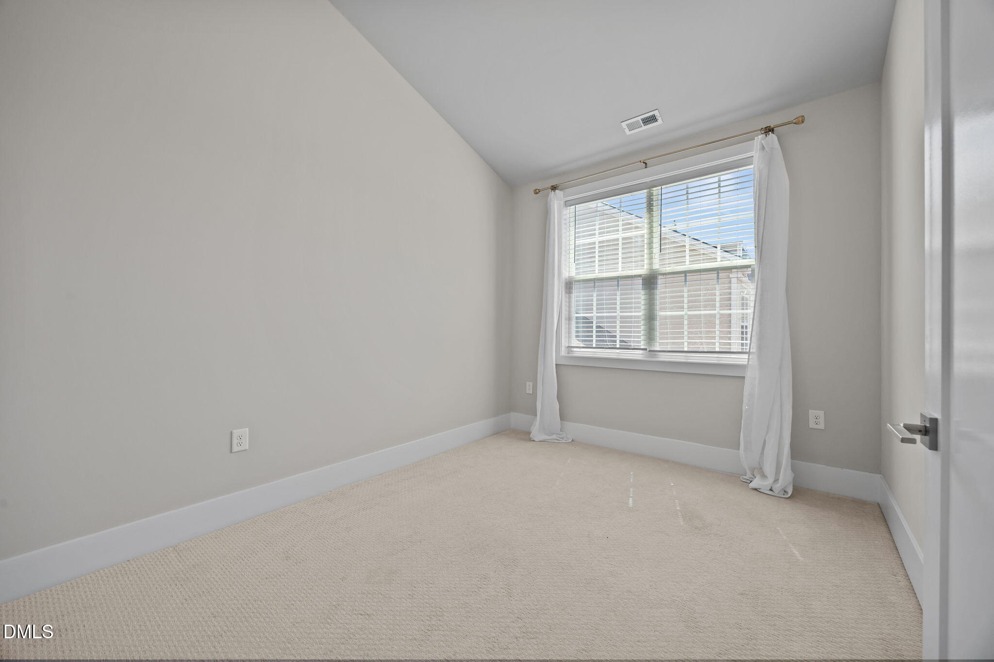 10210 Sablewood Drive, Unit 107 Raleigh, NC 27617 - Photo 16 of 27 25-web-or-mls-IMG_5008