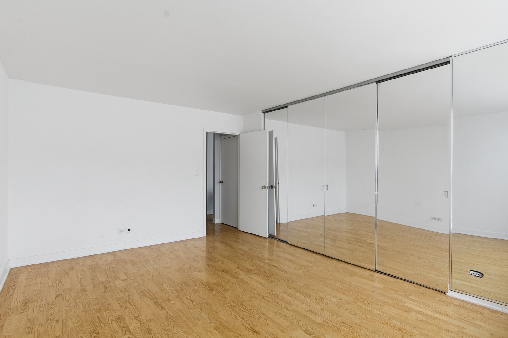 5455 North Sheridan Road, Unit 2301 Chicago, IL 60640 - Photo 12 of 12