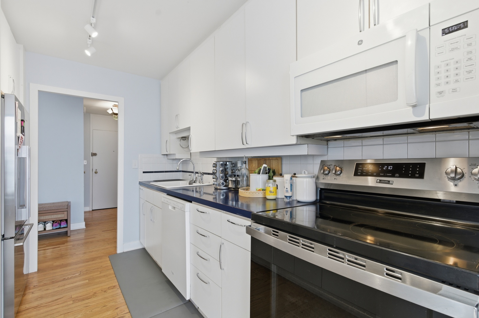 5455 North Sheridan Road, Unit 2301 Chicago, IL 60640 - Photo 7 of 12