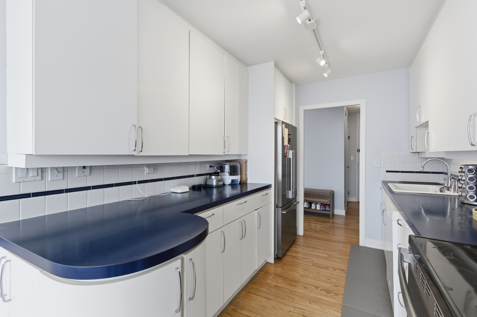 5455 North Sheridan Road, Unit 2301 Chicago, IL 60640 - Photo 8 of 12