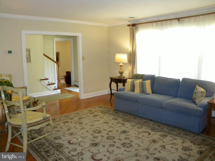 4 Lawrence Road Audubon, PA 19403 - Photo 4 of 22 Living Room