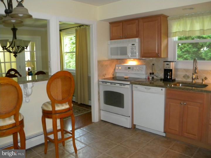 4 Lawrence Road Audubon, PA 19403 - Photo 7 of 22 Kitchen