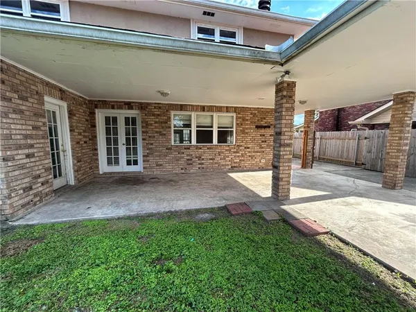 $200,000 | 2816 Oak Drive, Violet, LA 70092