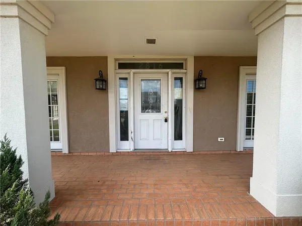 $200,000 | 2816 Oak Drive, Violet, LA 70092