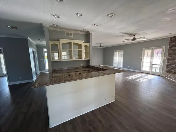 $200,000 | 2816 Oak Drive, Violet, LA 70092