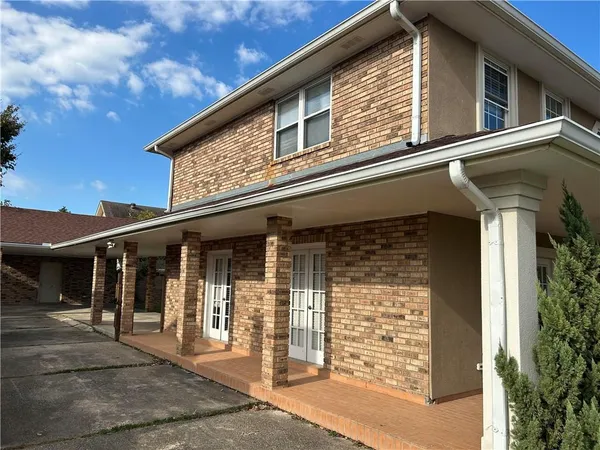 $200,000 | 2816 Oak Drive, Violet, LA 70092