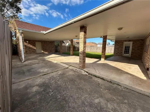 $200,000 | 2816 Oak Drive, Violet, LA 70092