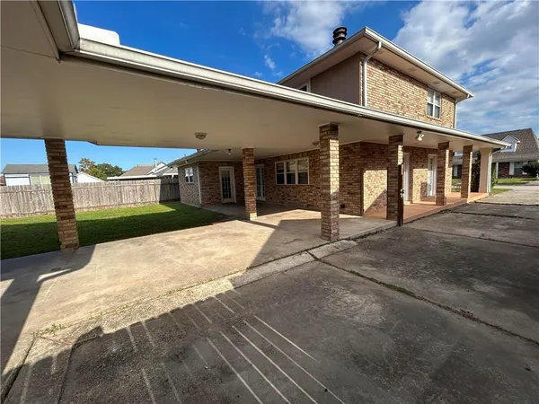 $200,000 | 2816 Oak Drive, Violet, LA 70092