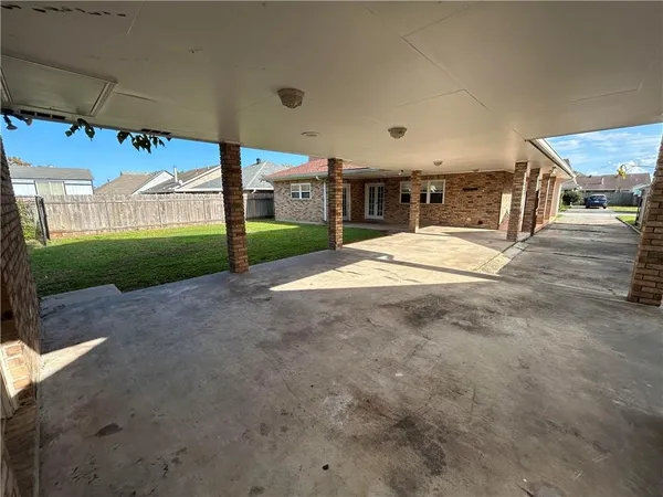 $200,000 | 2816 Oak Drive, Violet, LA 70092