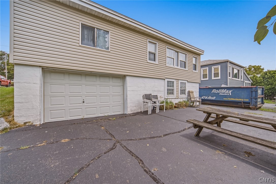137 Old Liverpool Road Salina, NY 13088 - Photo 6 of 33 Gallery Image 6