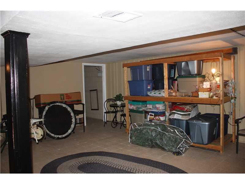 264 Howard Road Greenwood, IN 46142 - Photo 12 of 15 Gallery Image 12