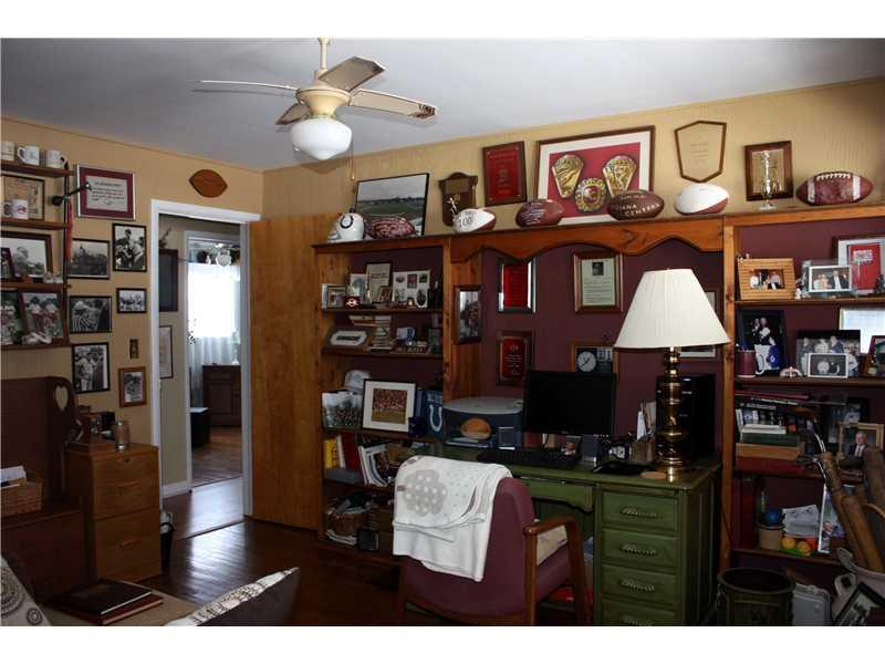 264 Howard Road Greenwood, IN 46142 - Photo 10 of 15 Gallery Image 10