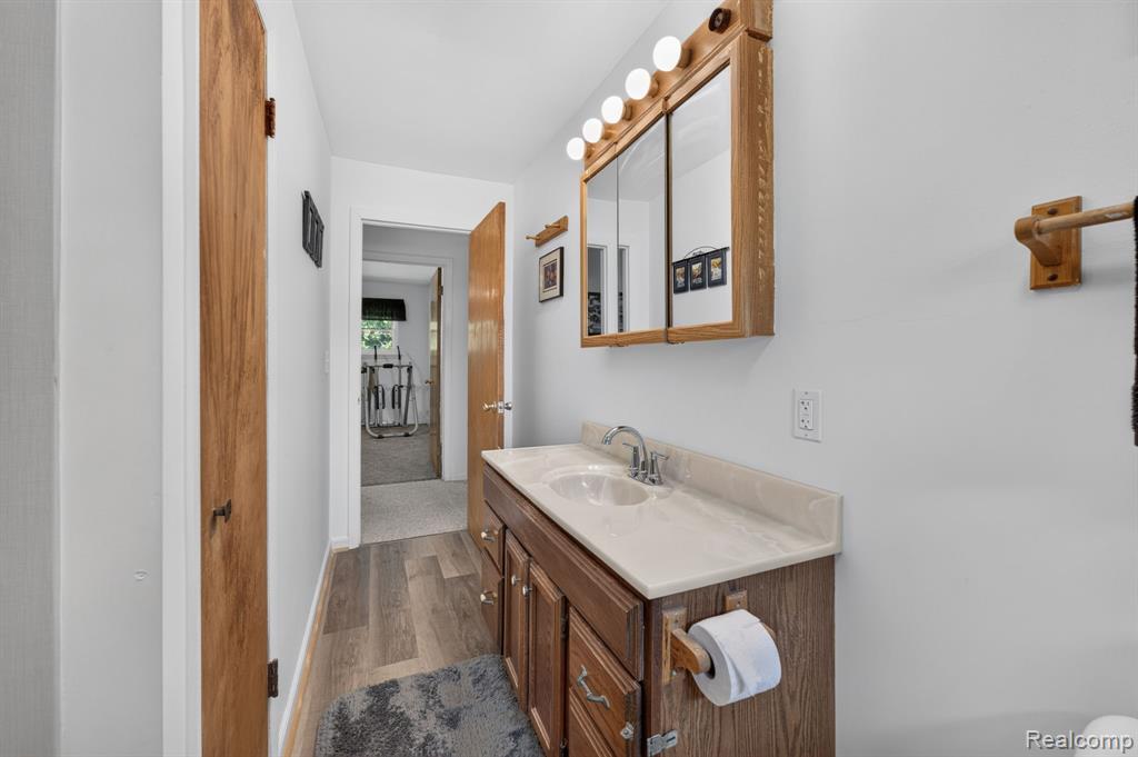 5233 Torrey Road Flint, MI 48507 - Photo 19 of 45
