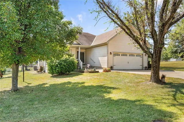 $375,000 | 1366 Northwest 565th Road, Holden, MO 64040