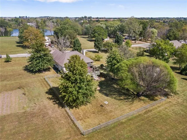 $375,000 | 1366 Northwest 565th Road, Holden, MO 64040