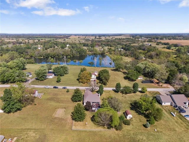 $375,000 | 1366 Northwest 565th Road, Holden, MO 64040