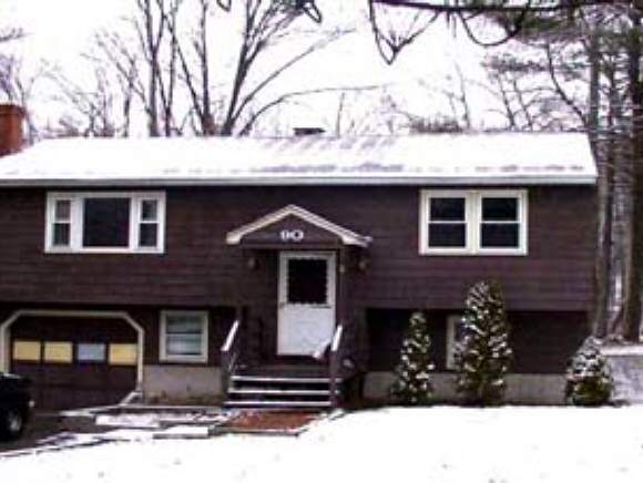 90 Mammoth Road Londonderry, NH 03053 - Photo 1 of 1